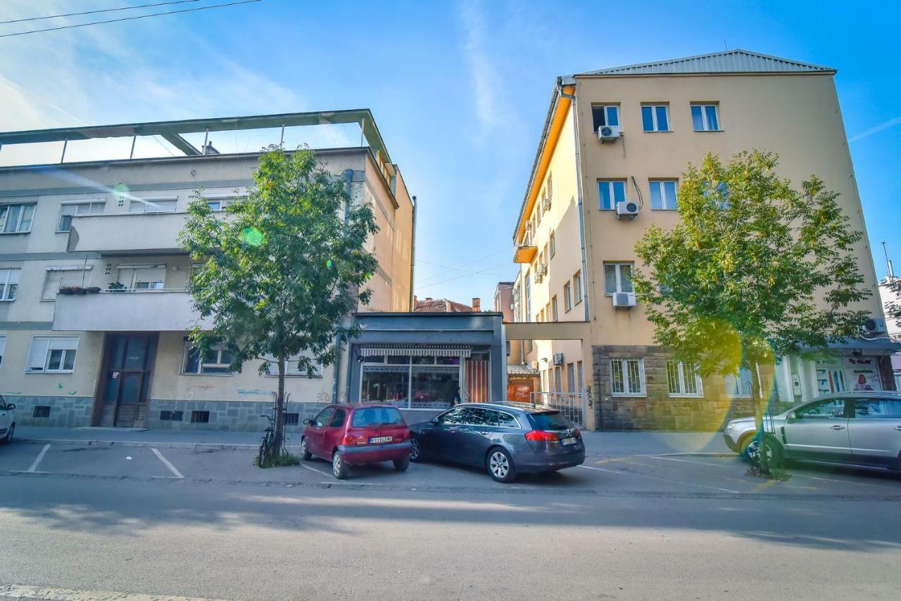 City Center Apartment Jotic Pirot Extérieur photo